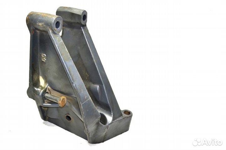 Кронштейн реактивной тяги, переднего моста, левый