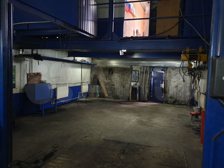 Гараж, > 30 м²