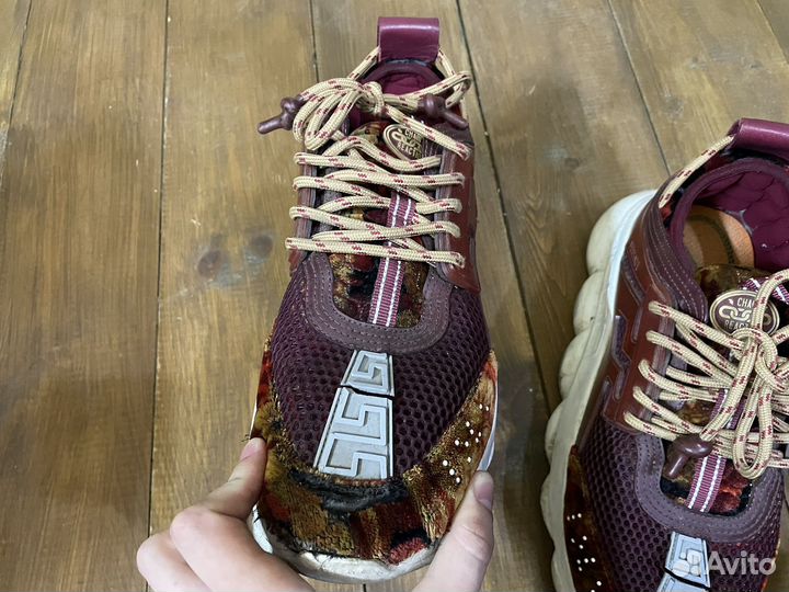 Versace chain reaction