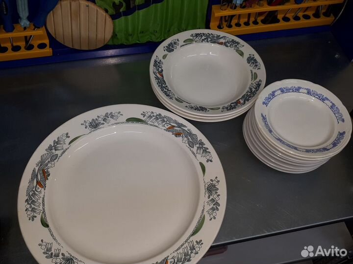 Сервиз столовый обеденный СССР фарфор. Большое бл