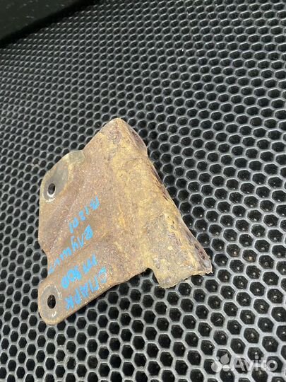 Кронштейн выпускного коллектора spark m300