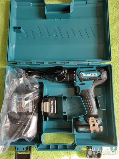 Шуруповерт Makita DF333dwye