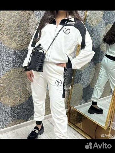 Спортивный костюм