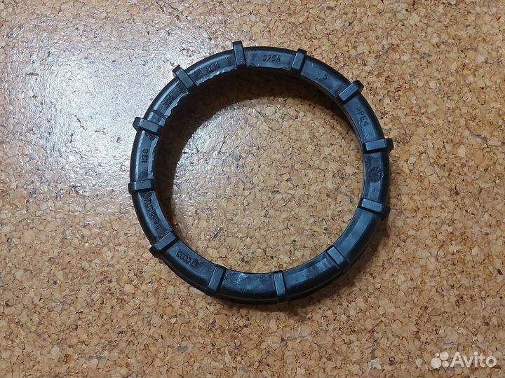 Гайка топливного насоса Skoda Octavia Tour А4