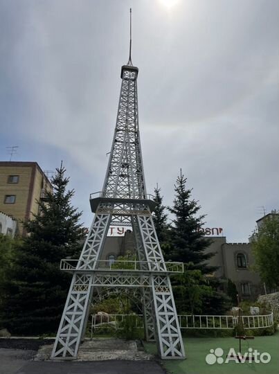 Эйфелева башня миниатуре