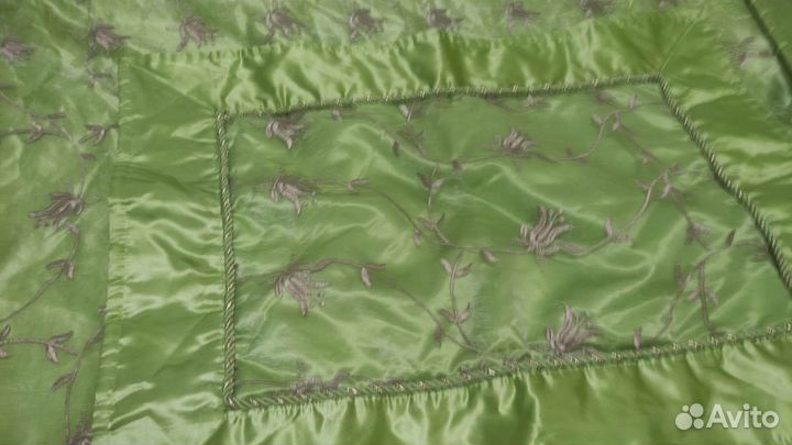 Покрывало и 2 наволочки на кровать двуспальную