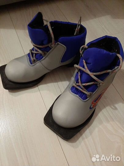 Лыжные ботинки