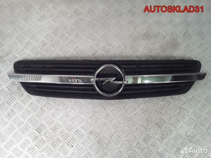 Решётка радиатора Opel Meriva 13117843