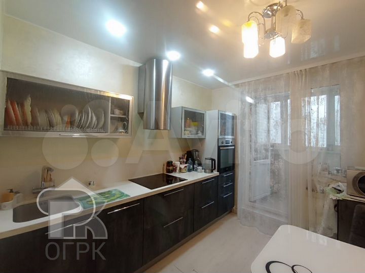 2-к. квартира, 58 м², 12/17 эт.