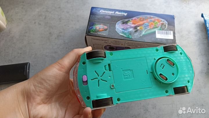 Прозрачная машинка с шестеренками