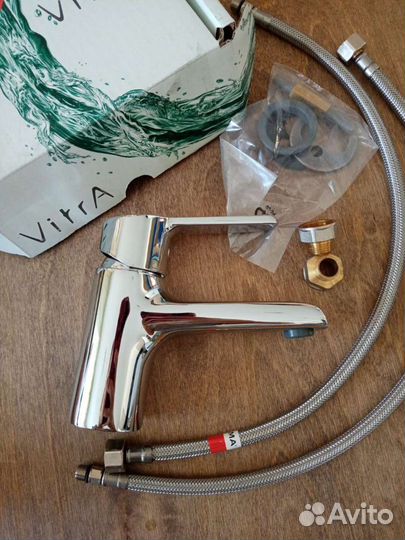 Смеситель для раковины новый