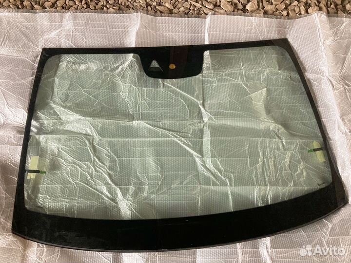 Лобовое стекло Mercedes V class w447 оригинал