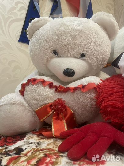 Плюшевый медведь большой белый