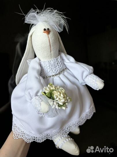 Игрушки - зайцы свадебные (жених и невеста)