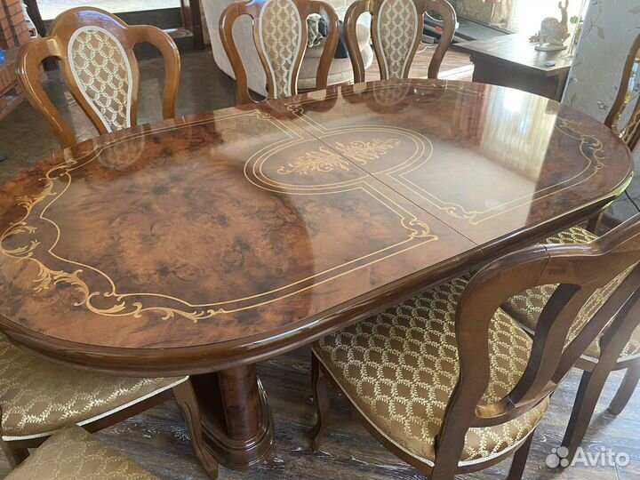 Стол и стулья для гостиной бу