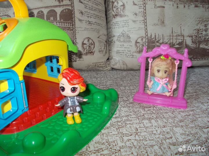 Кукольный домик +2 куколки и качели