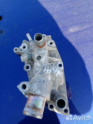 Корпус термостата Ниссан Жук