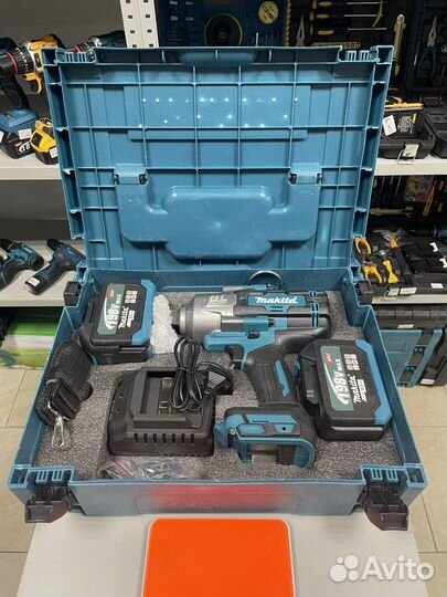 Грузовой аккумуляторный гайковерт Makita 3000нм