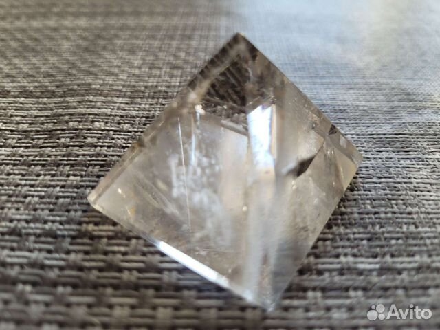 Пирамида из горного хрусталя