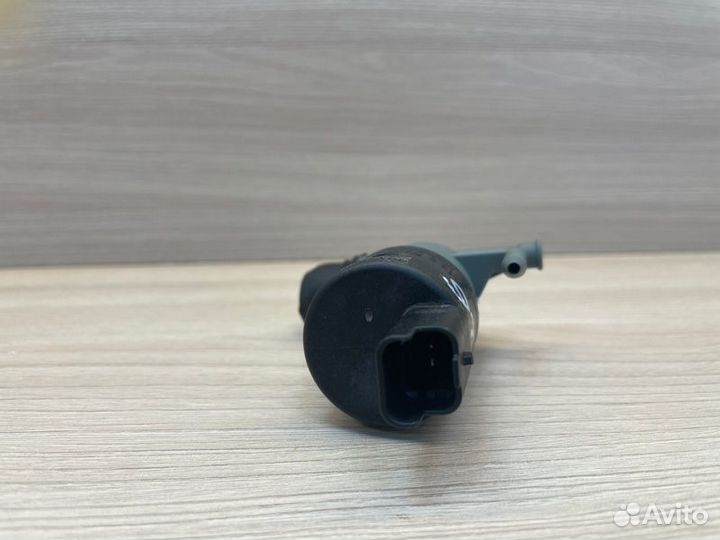 Насос стеклоомывателя Renault Logan