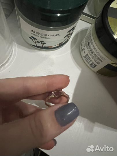 Золотое кольцо с фианитом