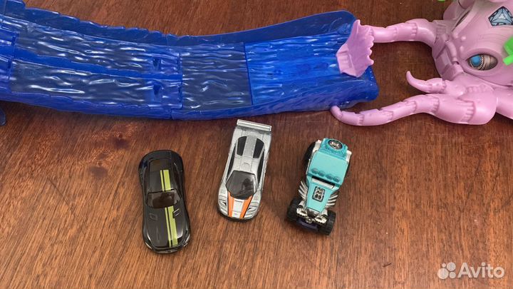 Hot Wheels Монстр-трак Прыжок на Осьминога