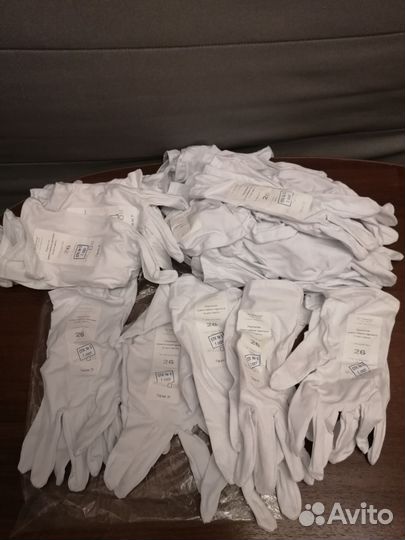 Перчатки парадные белые