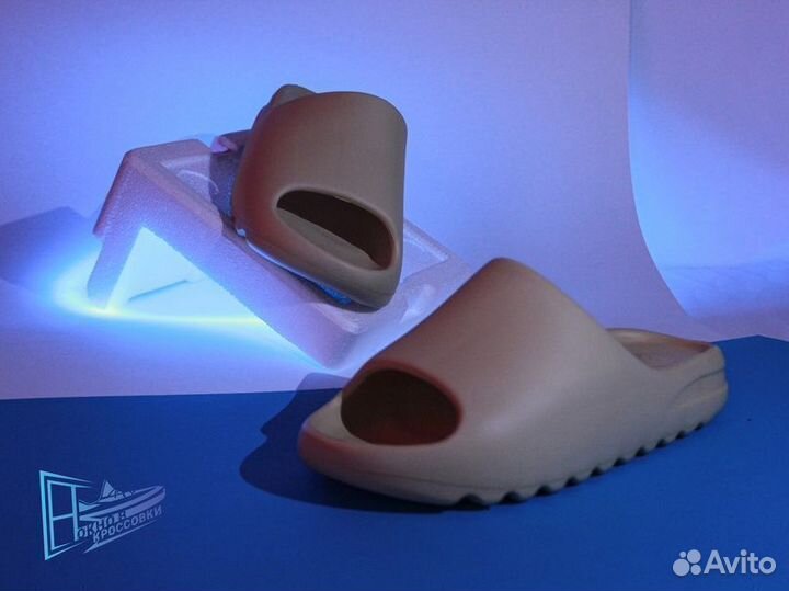 Шлепанцы Yeezy Slide “Bone”