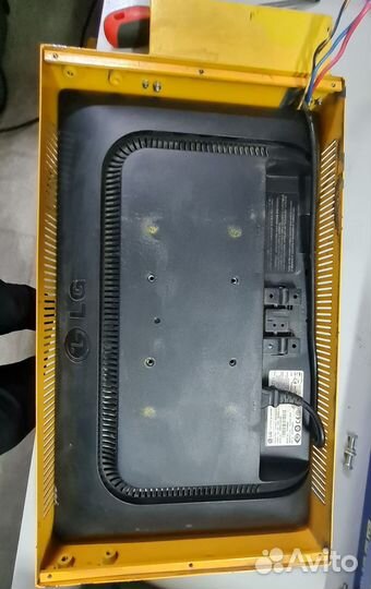 Противоударный бокс для монитора 18.5