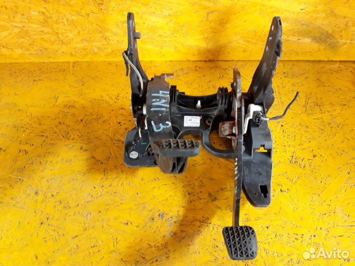 Педальный узел Opel Astra P10 1.6 A16XER 2012