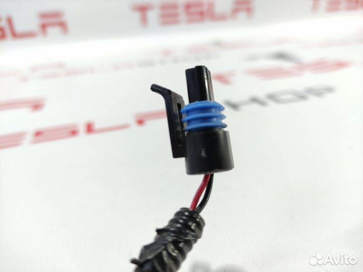 Разъем (фишка) проводки Tesla Model S 2015