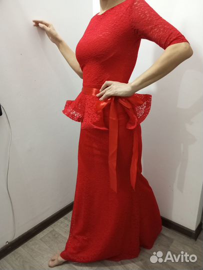 Красивое вечернее платье в пол