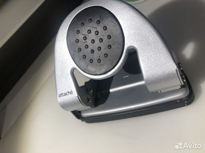 Дырокол для бумаги Attache