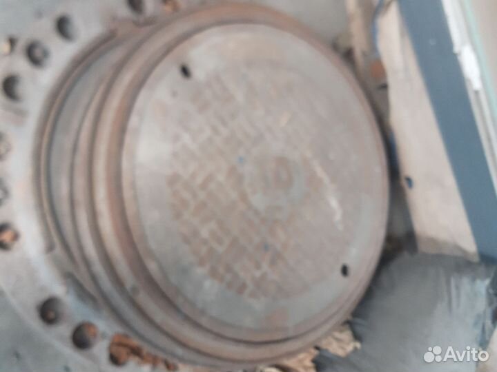 Люк канализации. Чугун