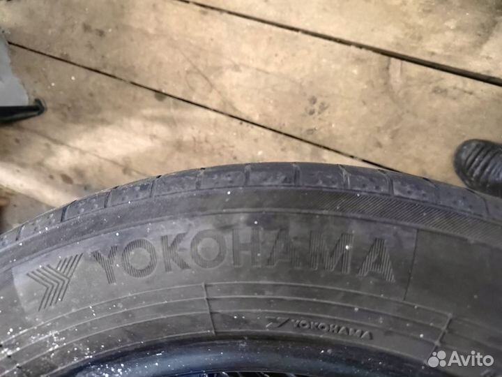 Yokohama A520 215/55 R17 94W
