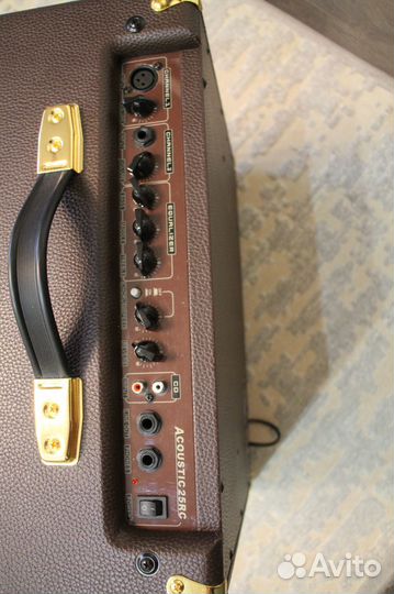 Продам комбик для акустической гитары Belcat