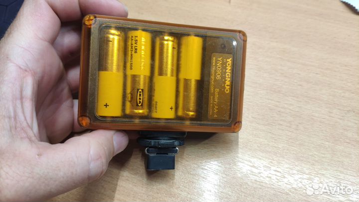 Накамерный видео- фото-свет Yongnuo YN-0906