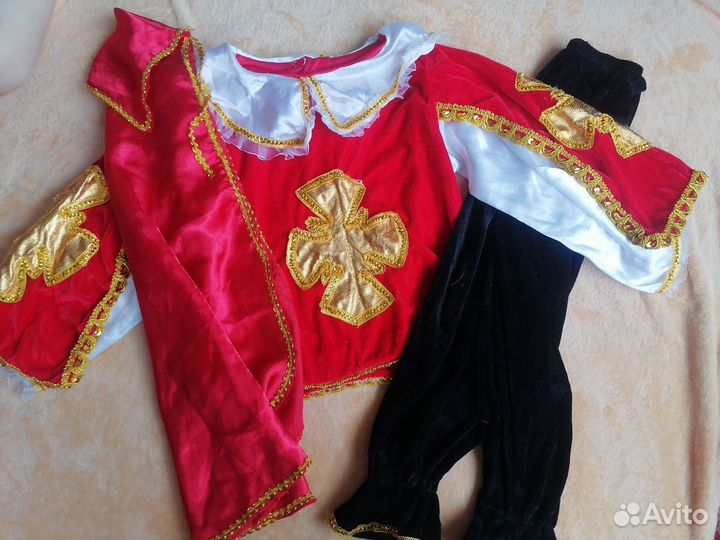 Новогодний костюм гусара/ короля