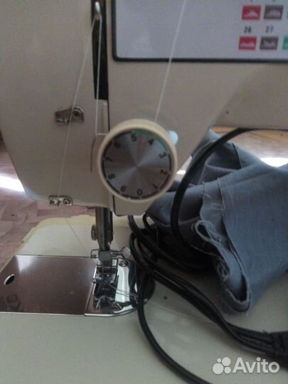 Швейная машинка Aiko