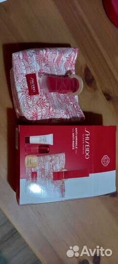 Shiseido подарочный набор