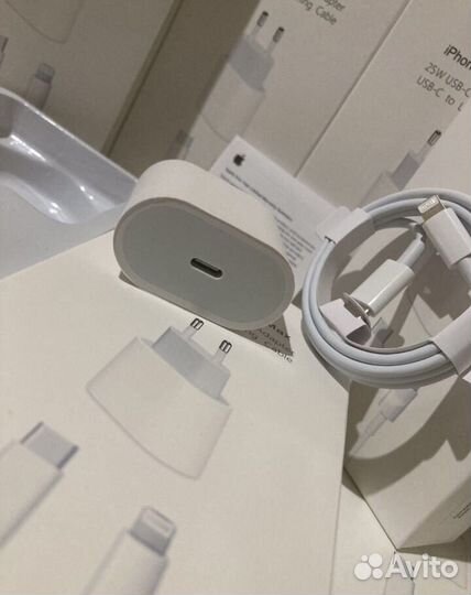 Быстрая зарядка на iPhone 25W с кабелем