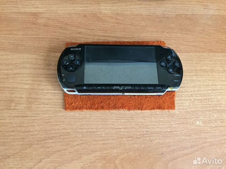 Продам Sony PlayStation Portable Slim Lite/2008