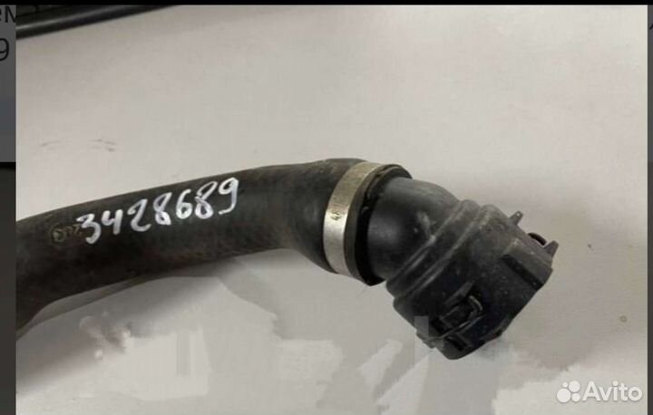 Патрубок системы охлаждения bmw арт.17123428689