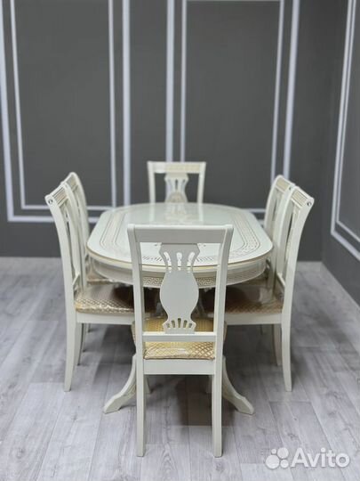 Кухонный стол и стулья в комплекте Лапка версаче