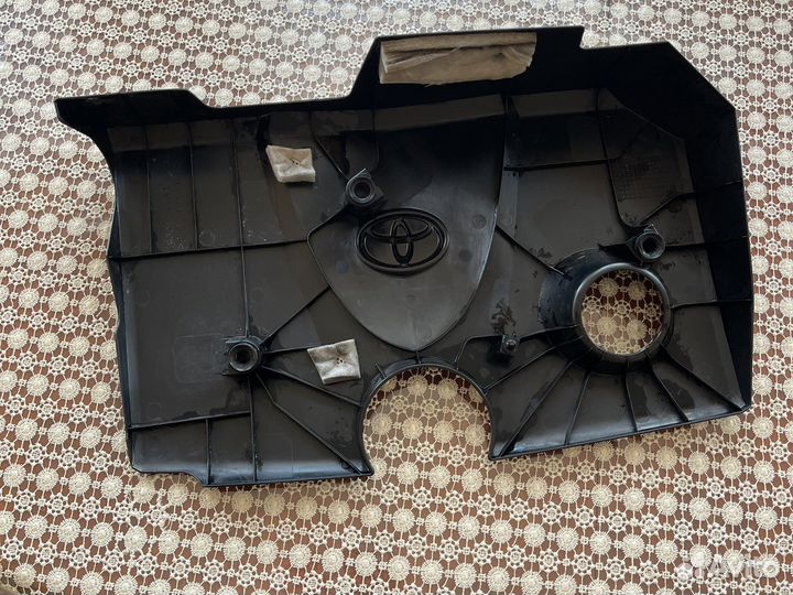 Декоративная накладка двигателя тойота Раф 4