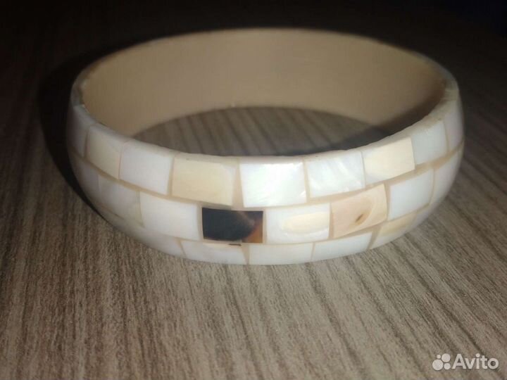 Браслеты из перламутра