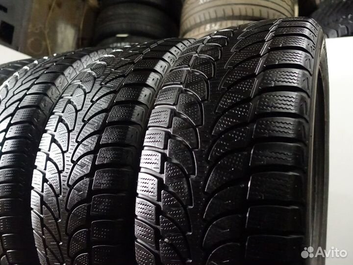 Bridgestone Blizzak LM-80 215/70 R16