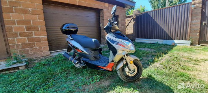Макси-Скутер 150кубов