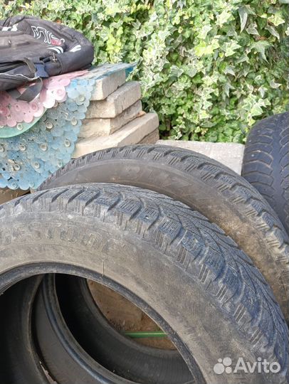 Bridgestone Blizzak Spike-01 185/65 R15 88