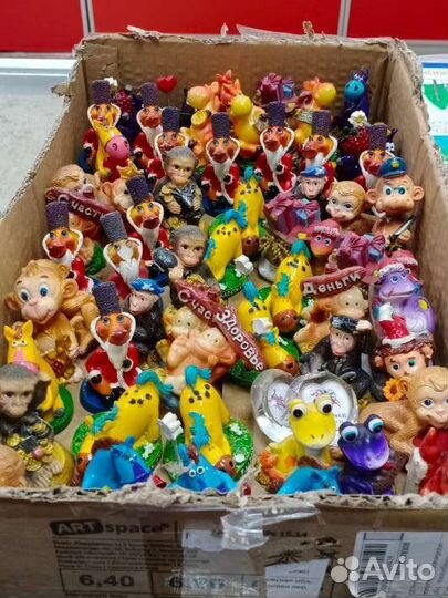 Фигурки сувенирные